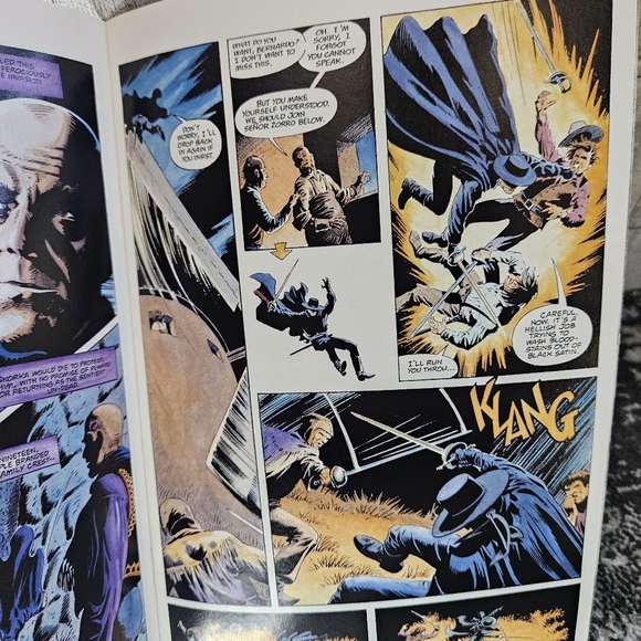 Dracula Versus Zorro #1 Topps Comic Comics Book 1993 Dracula Vs. Zorro - Picture 3 of 10